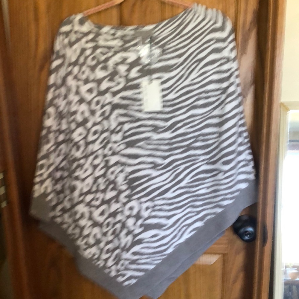 PONCHO!! NWT
